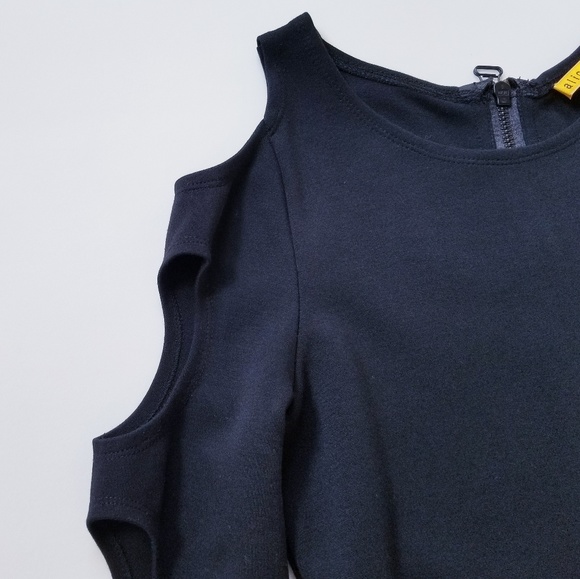 Alice + Olivia Black Cutout Sleeve Dress - Picture 6 of 8